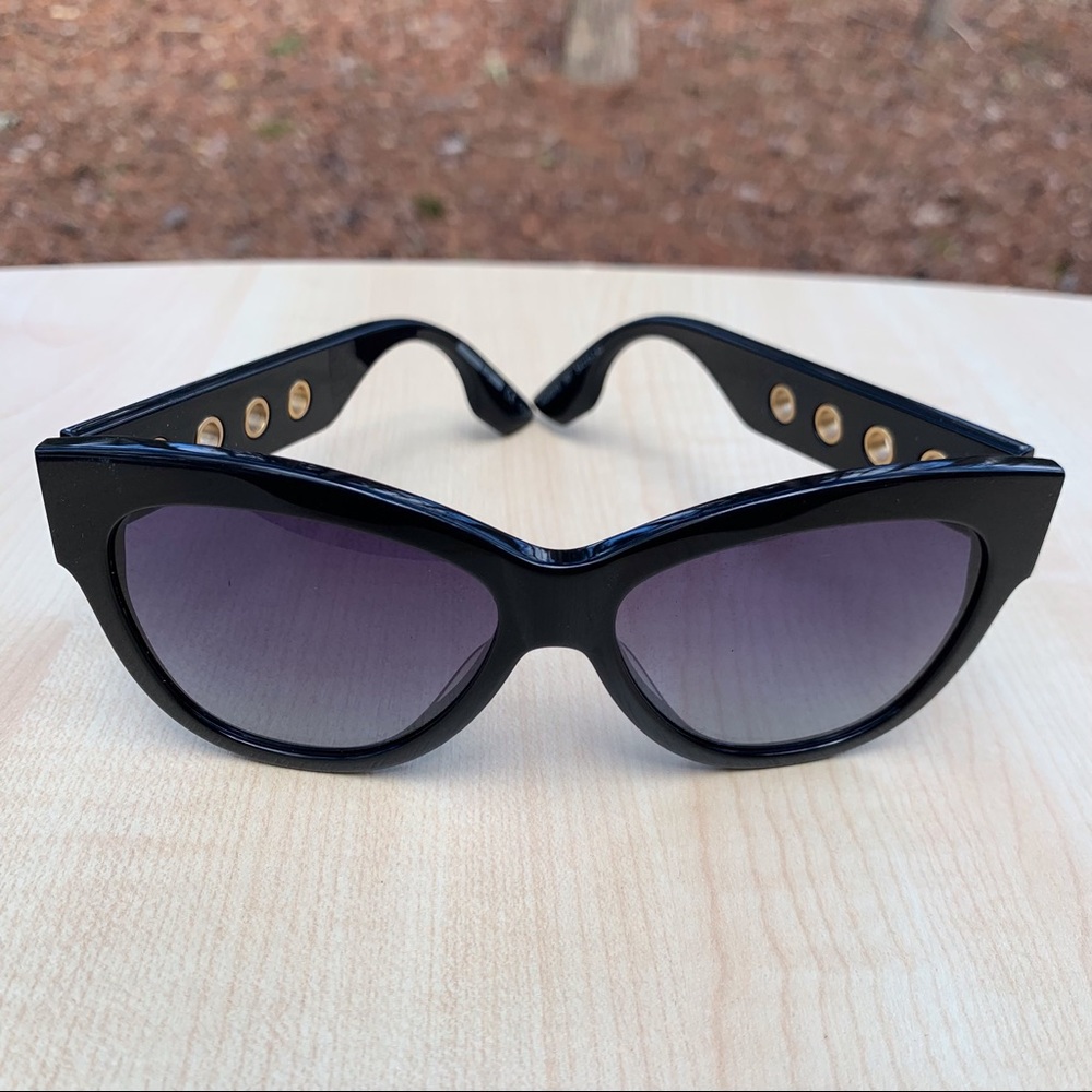 NEW! ALEXANDER MCQUEEN SUNGLASSES women’s black cateye GOLD grommets in CASE